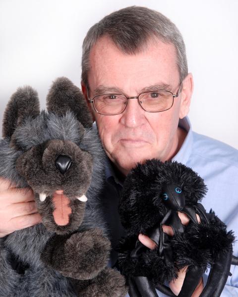 o63.jpg Dan Overholser with puppets